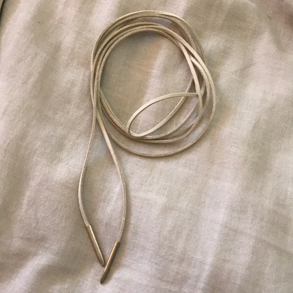 Tie choker